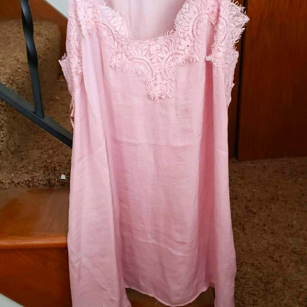 Large silkie tank with lace nwot